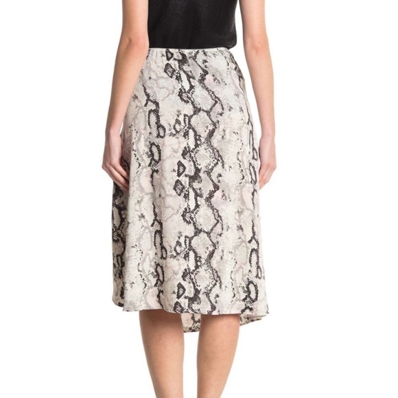 Laundry By Shelli Segal D-Ring Pull-On Midi Skirt - Picture 2 of 7